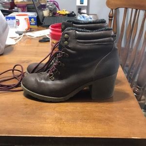 Brown Maurices Heals